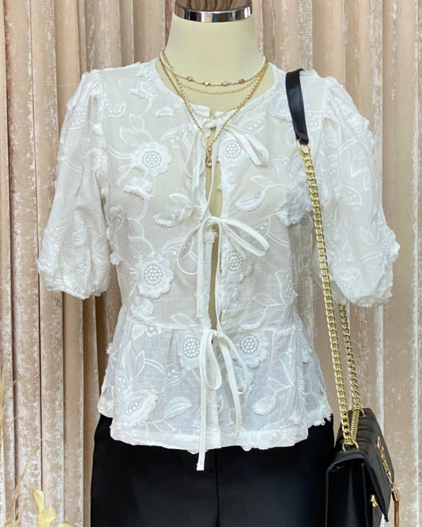 Blusa manga corta bordada floral